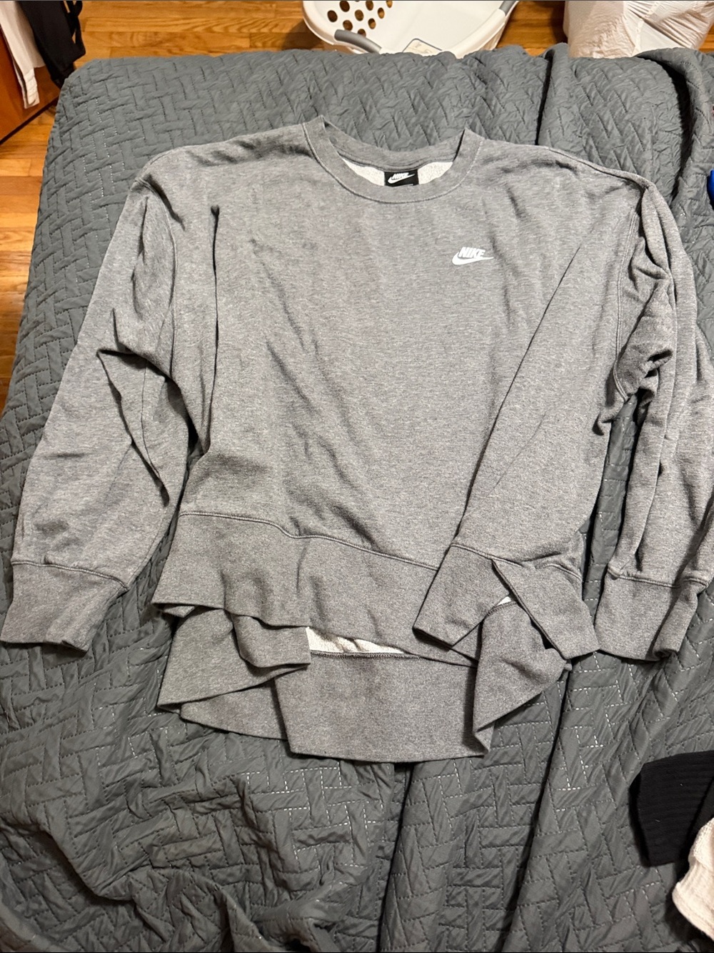 Nike Women’s Gray Crew Sweatshirt with Small Swoosh